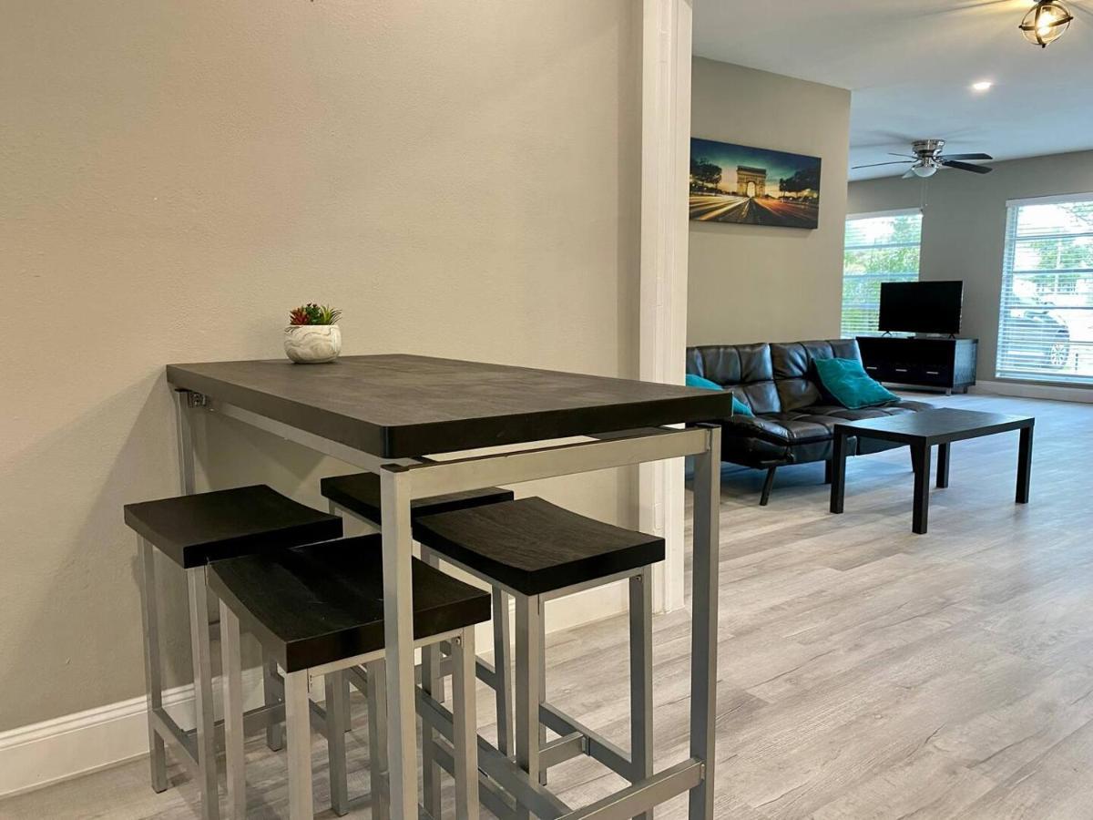 Spacious 5 Bedrooms 3 Bathrooms Family-Friendly Home With Heated Salt Pool Clearwater Eksteriør bilde