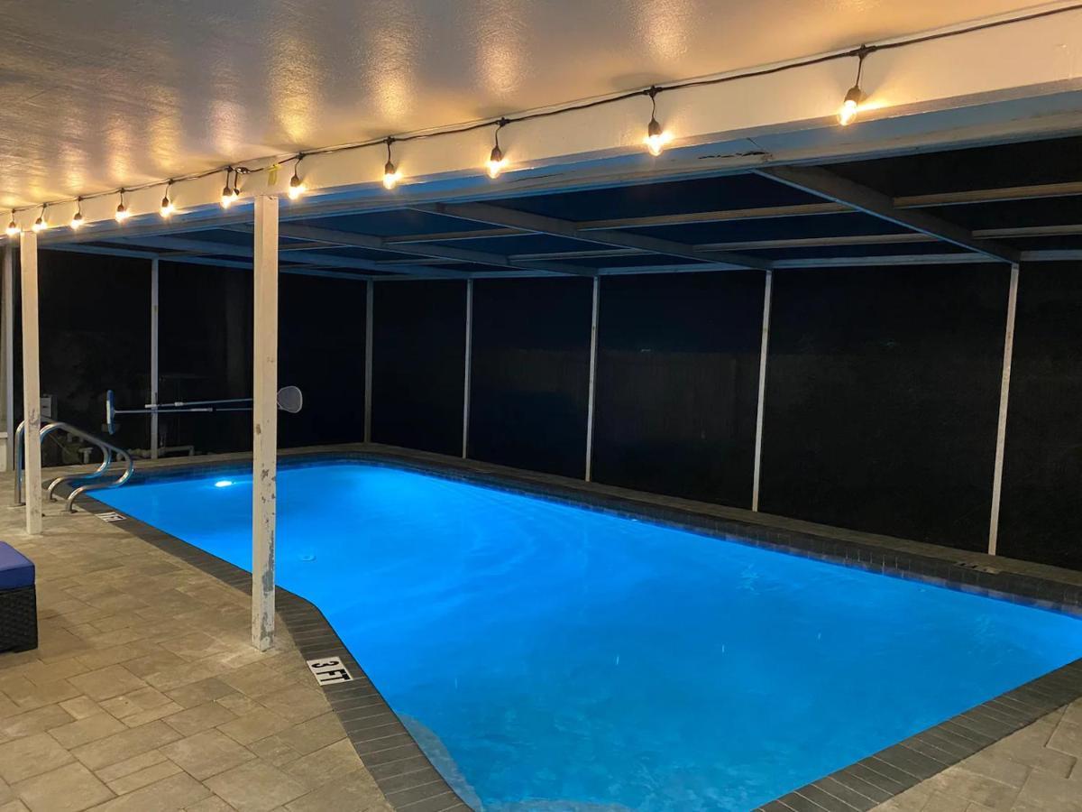 Spacious 5 Bedrooms 3 Bathrooms Family-Friendly Home With Heated Salt Pool Clearwater Eksteriør bilde