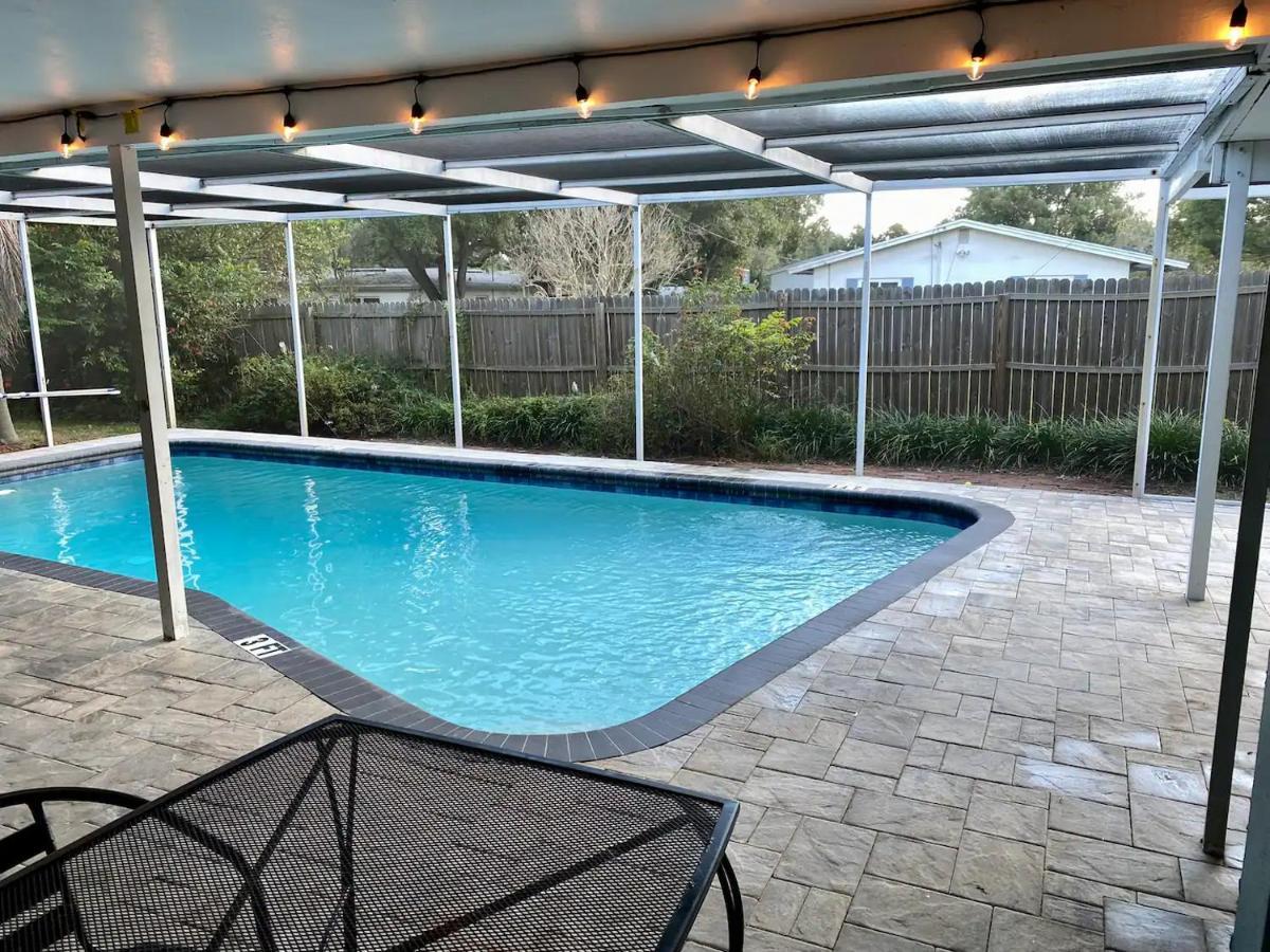 Spacious 5 Bedrooms 3 Bathrooms Family-Friendly Home With Heated Salt Pool Clearwater Eksteriør bilde